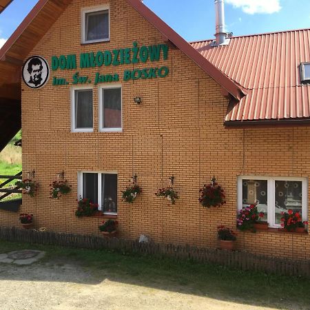 Dom Mlodziezowy W Polanie Apartment Serednie Male Bagian luar foto